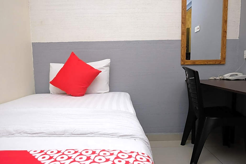 Hotel De' Tees, Masai Utama