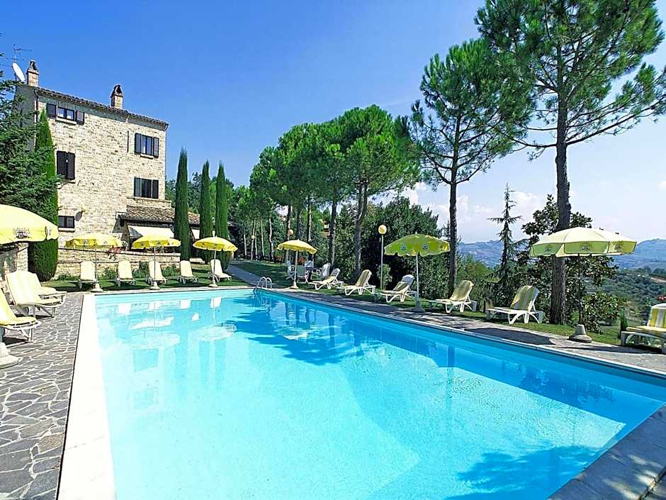 Apartment in Montelparo with Pool