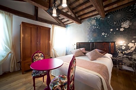 Deluxe Room with Spa Bath
