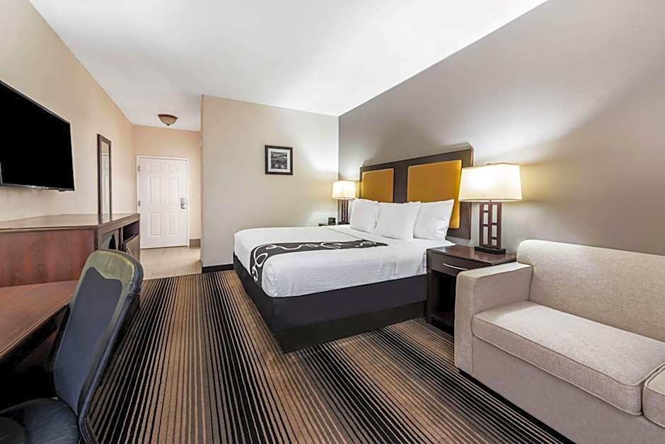 La Quinta Inn & Suites by Wyndham Orange