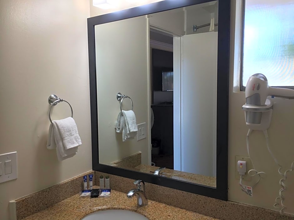 Americas Best Value Presidents Inn on Munras
