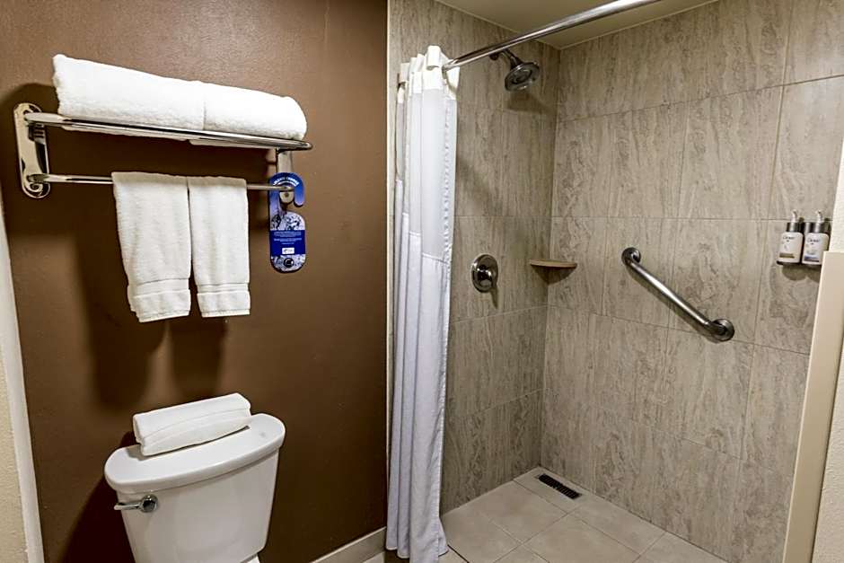 Holiday Inn Express & Suites Guadalajara Aeropuerto By IHG