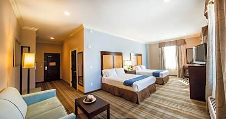 Queen Corner Suite with Two Queen Beds and Sofa Bed