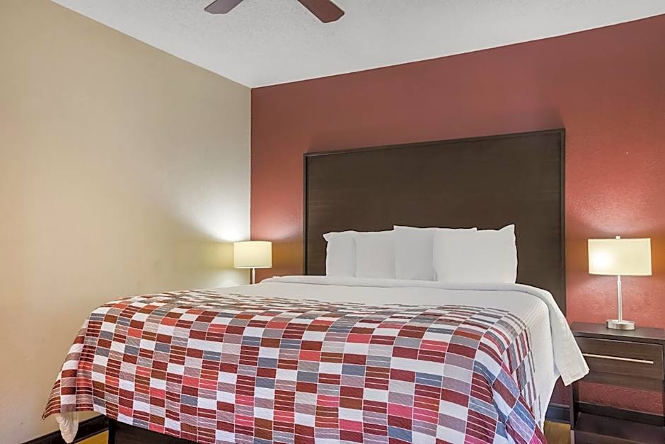Red Roof Inn & Suites Statesboro - University
