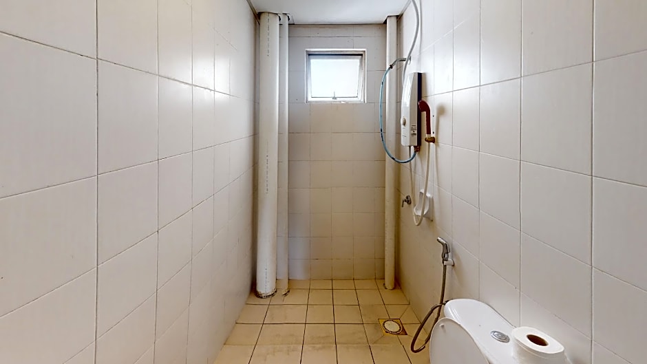 Monkey Mansion Putra Majestik