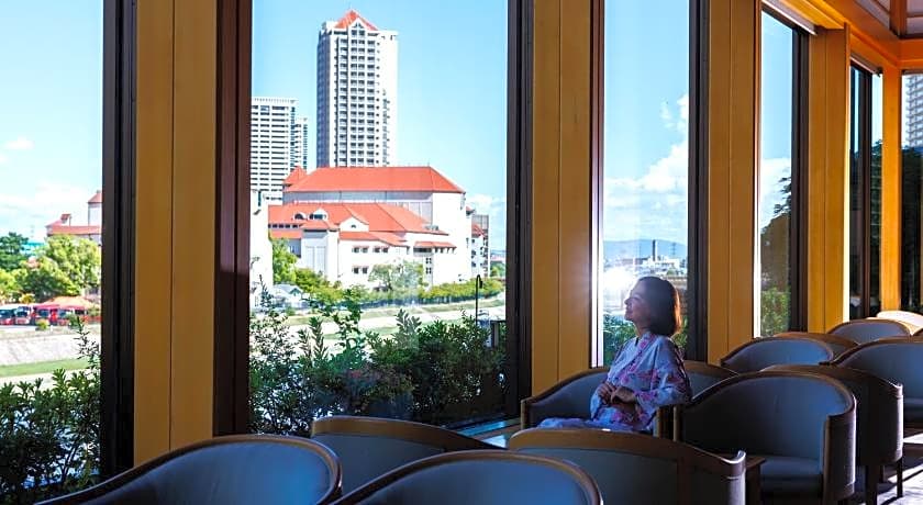 Takarazuka Onsen Hotel Wakamizu