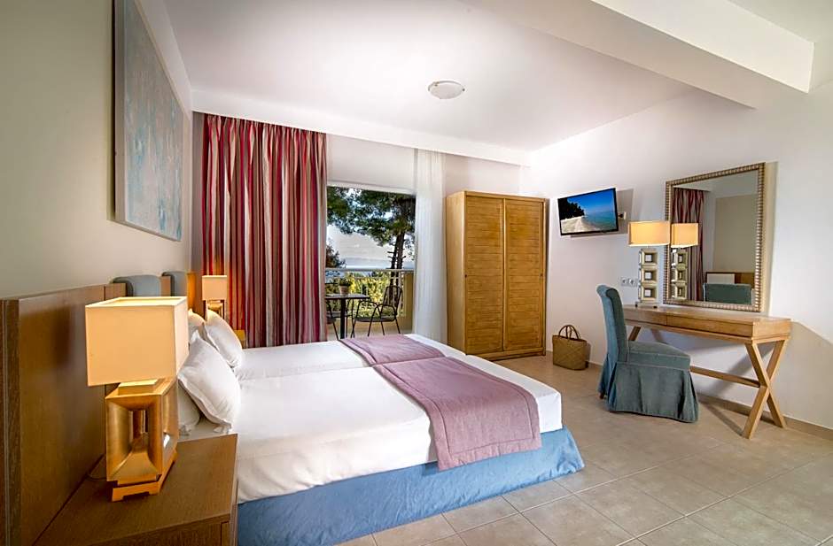 Foto 1 dari 5 — 1 Double Bed or 2 Beds