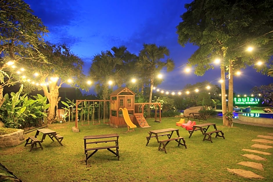 Taulan Villa by Social Hideout