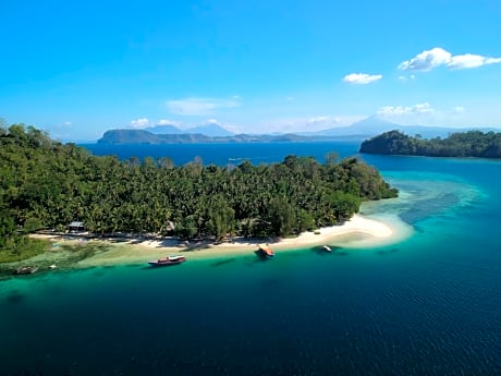 Blue Bay Divers Likupang Bangka