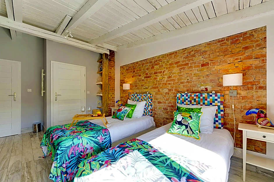 Kamienica Gdynia hotelowe komfortowe łóżka, plaża Orłowo molo