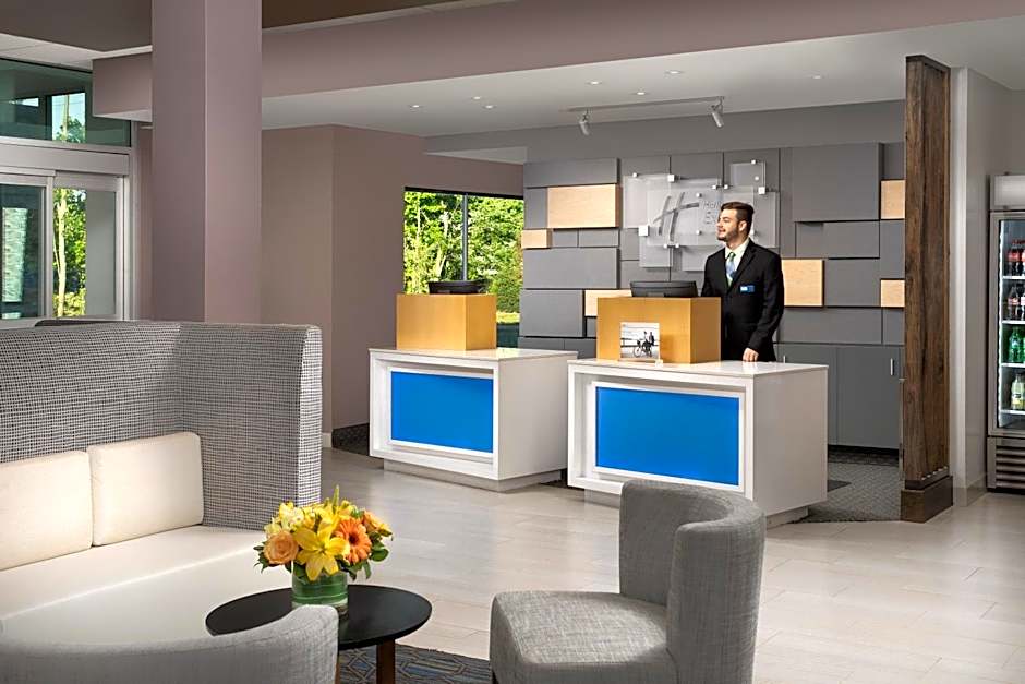 Holiday Inn Express & Suites North Brunswick By IHG