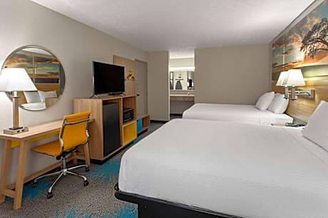 Queen Room with Two Queen Beds - Non-Smoking