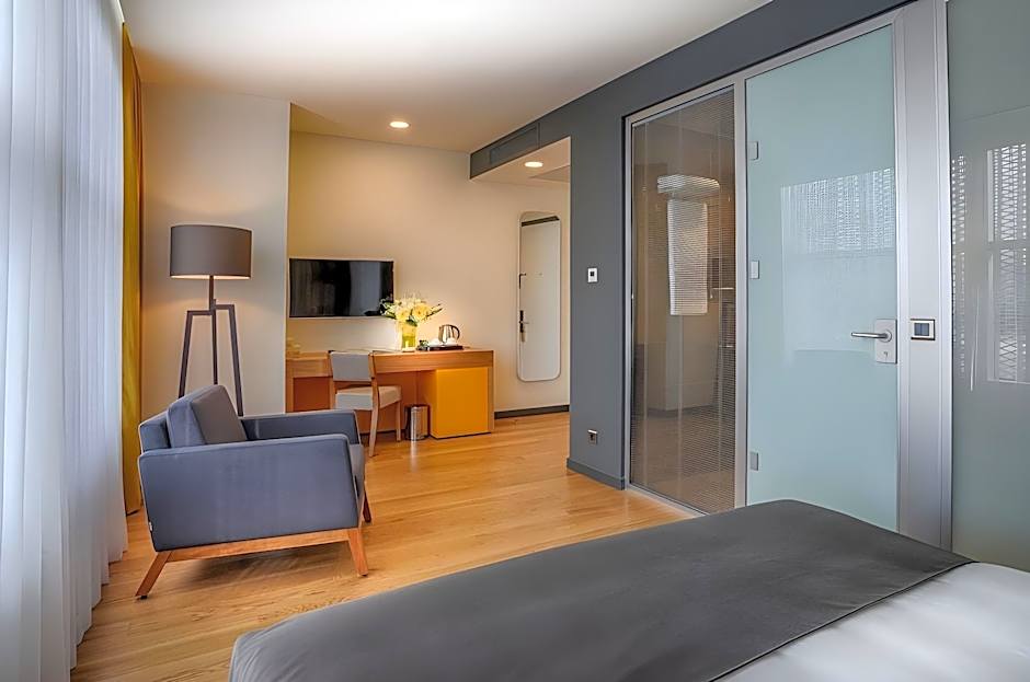 Tav Airport Hotel Izmir