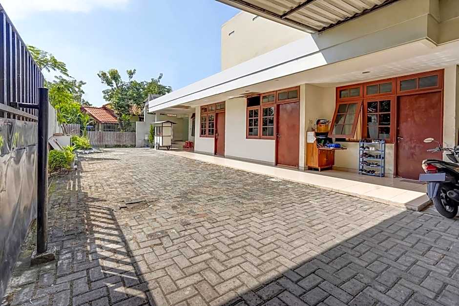 OYO 91361 Benlin D'kost Syariah