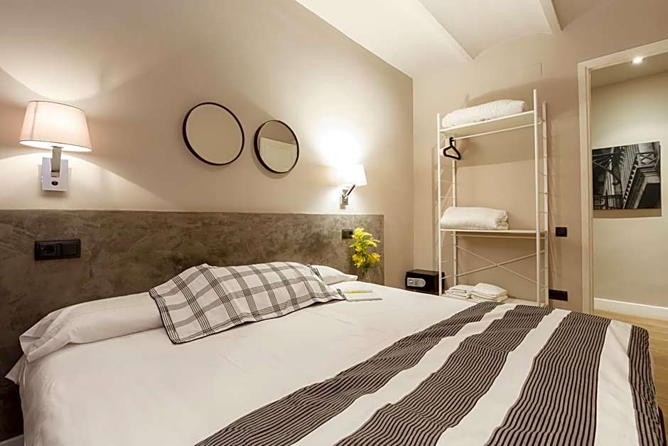 AinB Eixample-Miro Apartments