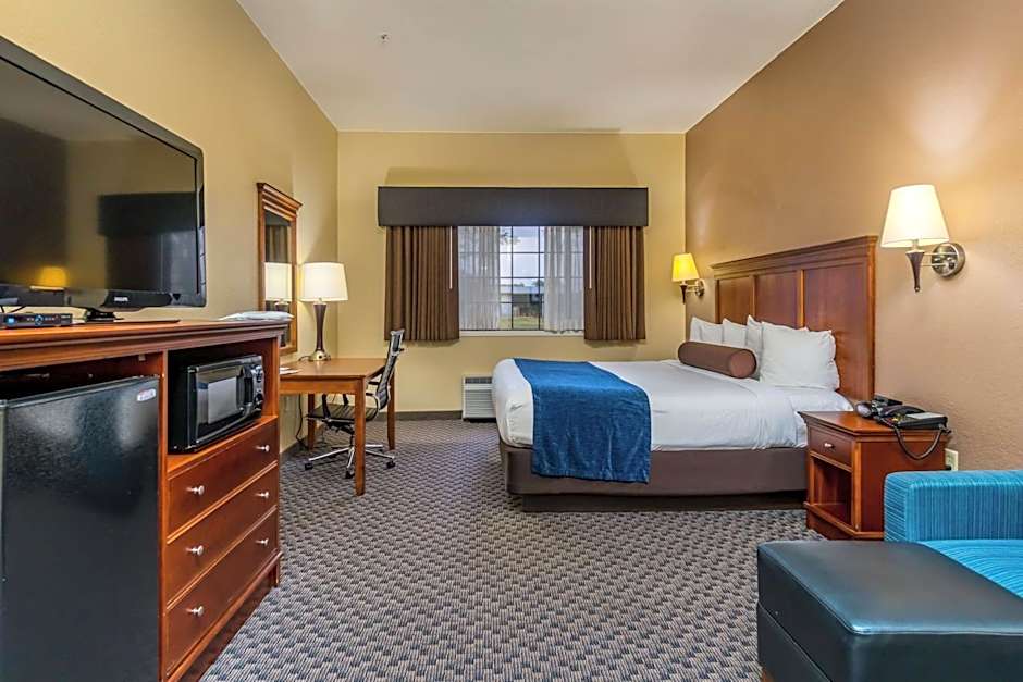 Best Western Plus Shamrock Inn & Suites