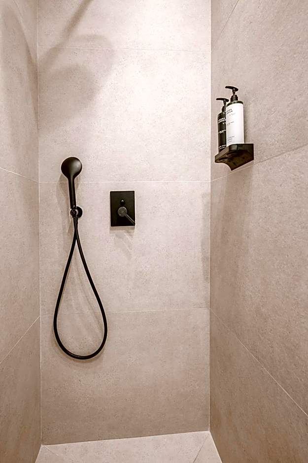 Plānis Str Urban Suites by Semavί