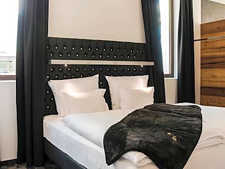 Junior Suite with Balcony