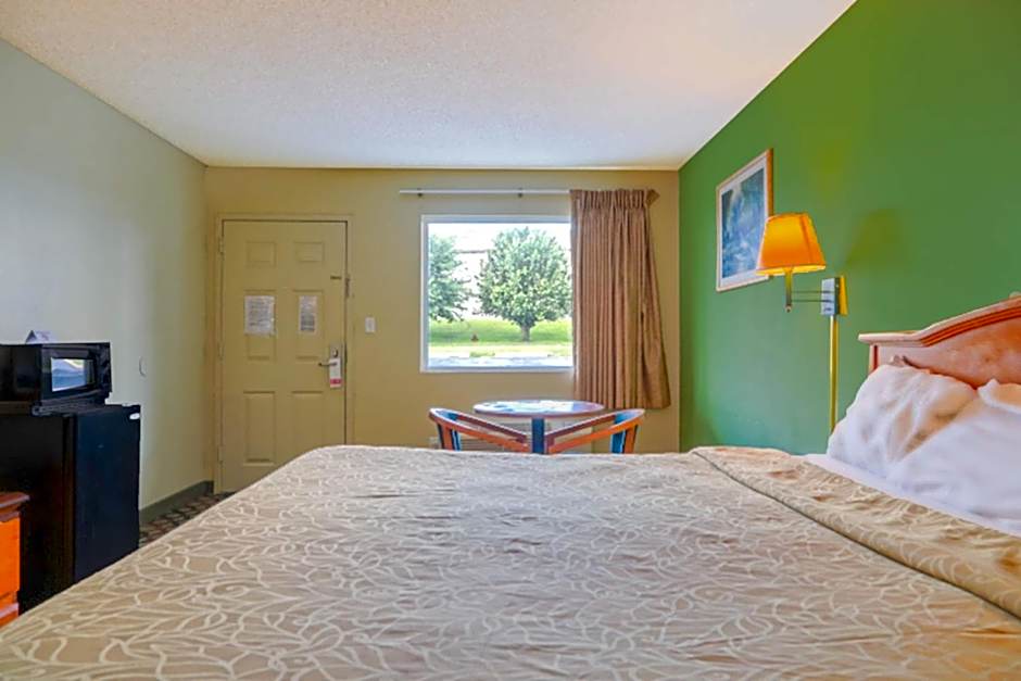 Economy Inn By OYO Ashburn