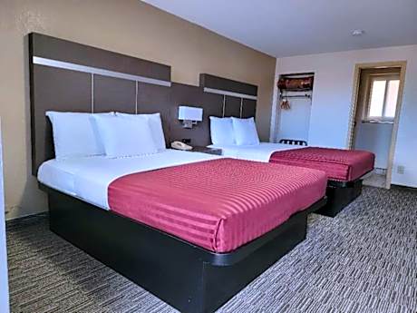 Queen Room with Two Queen Beds - Non-Smoking