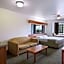 Microtel Inn & Suites by Wyndham Eagle River/Anchorage Are