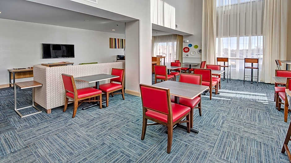 Holiday Inn Express Hotel & Suites London By IHG