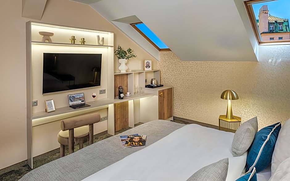 Hotel Maestro by Adrez