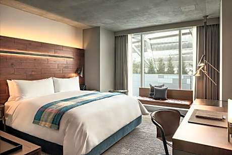 Guest room, 1 King, Stadium view