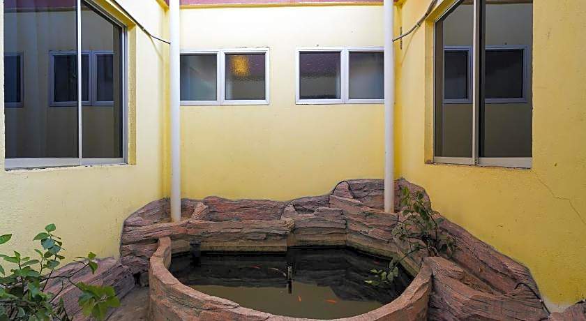 Super OYO 44083 Hotel Orchard Inn