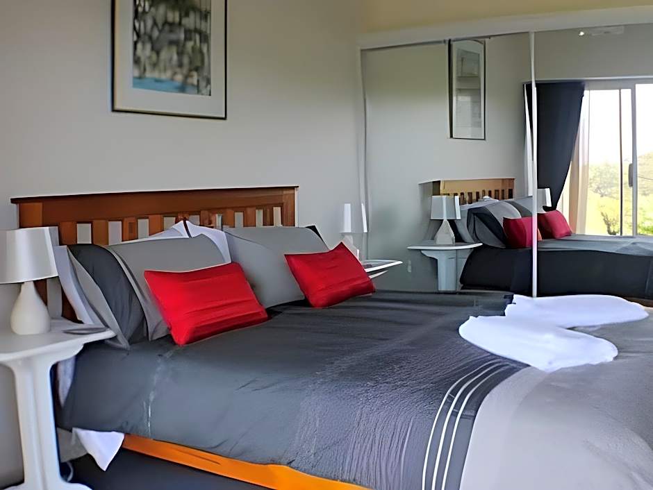Maison De Rose Holiday Home
