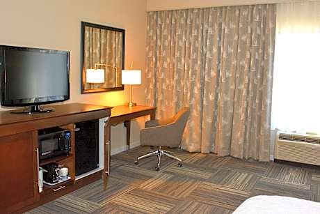 King Room with Sofa Bed and Study - Non-Smoking