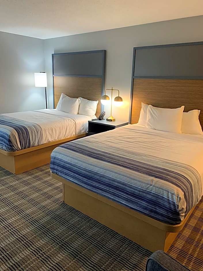 AmericInn by Wyndham Marshfield