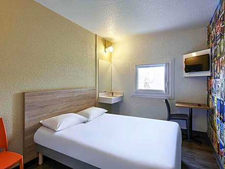 Tandem Room with Shared Bathroom/WC