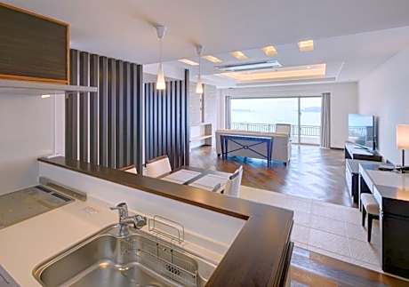 Infinity Suite with Sea View - Top Floor