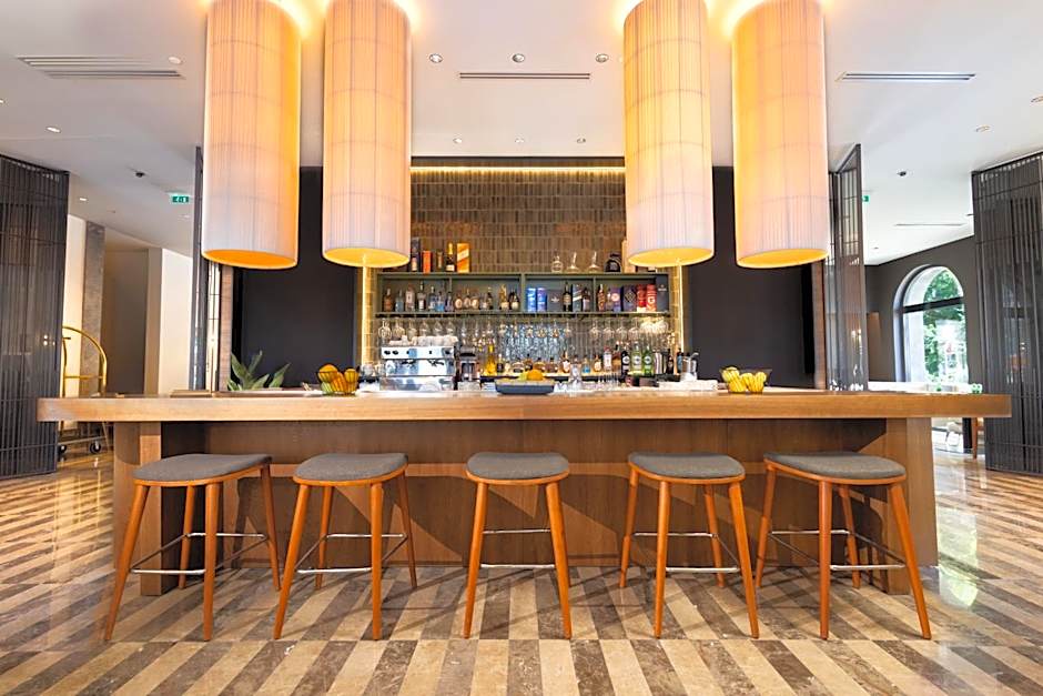 Infinity Hotel & More