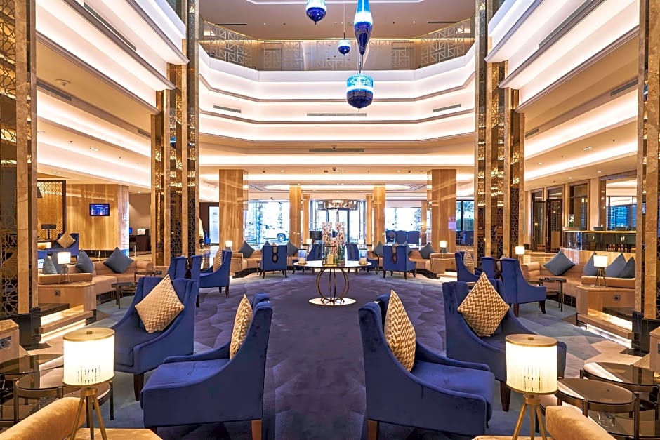 The Diplomat Radisson Blu Hotel Residence & Spa