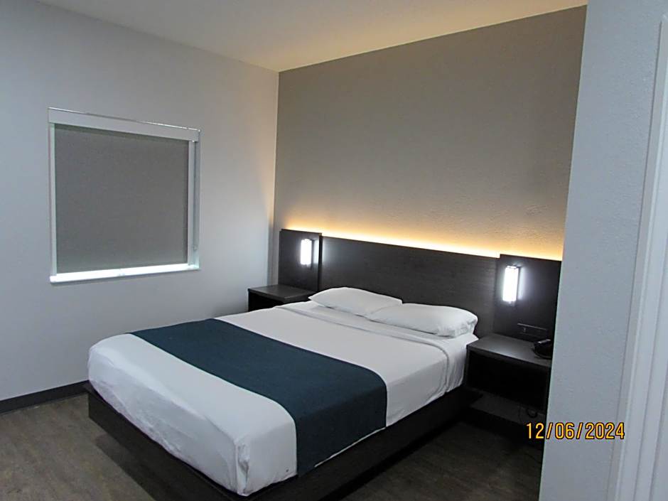 Motel 6-West Des Moines, IA