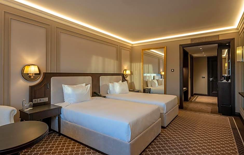 GoldenEye Hotel & Casino