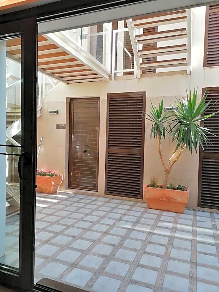 HOTEL ISLA PLANA