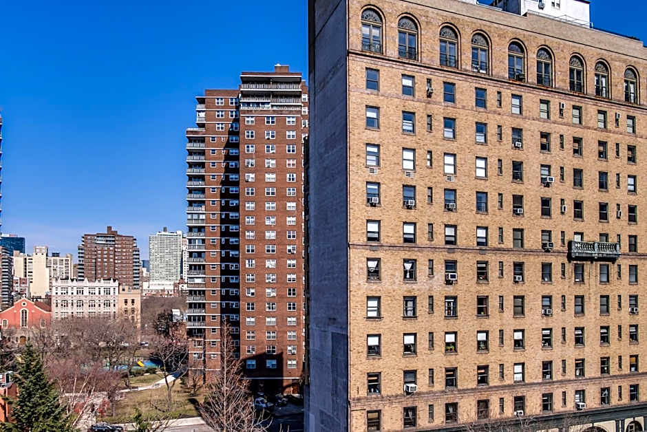 Leo House