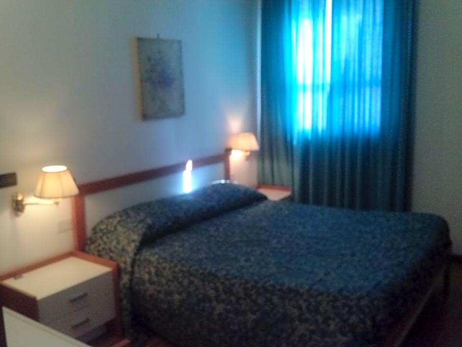 Foto 1 daripada 4 — 1 Double Bed or 2 Beds