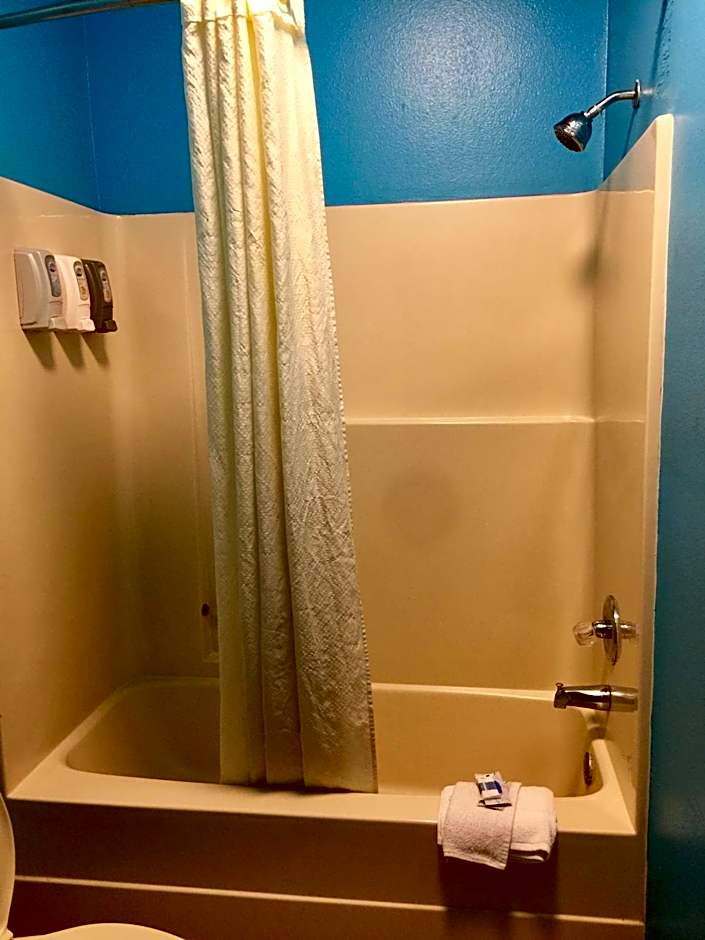 Texas Inn and Suites City Center at University Dr.