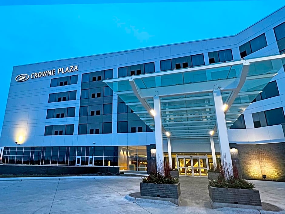 Crowne Plaza - Kearney, an IHG Hotel