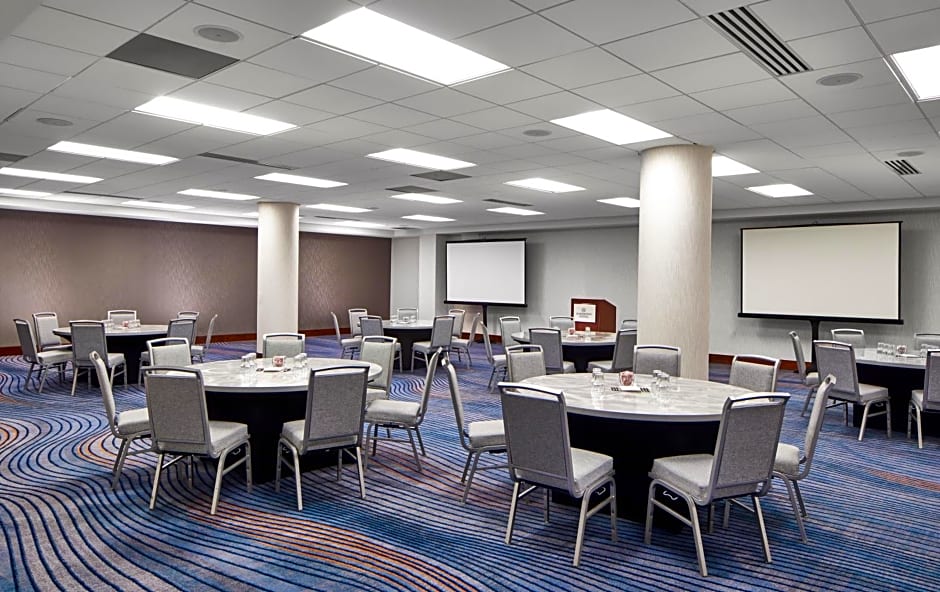 Sheraton Indianapolis Hotel at Keystone Crossing