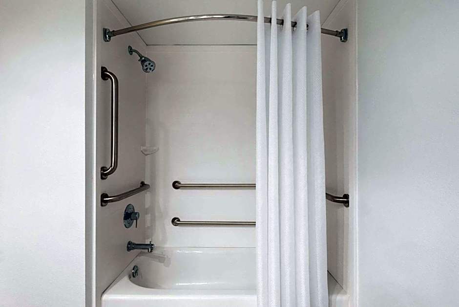 Country Inn & Suites by Radisson, La Crosse, WI