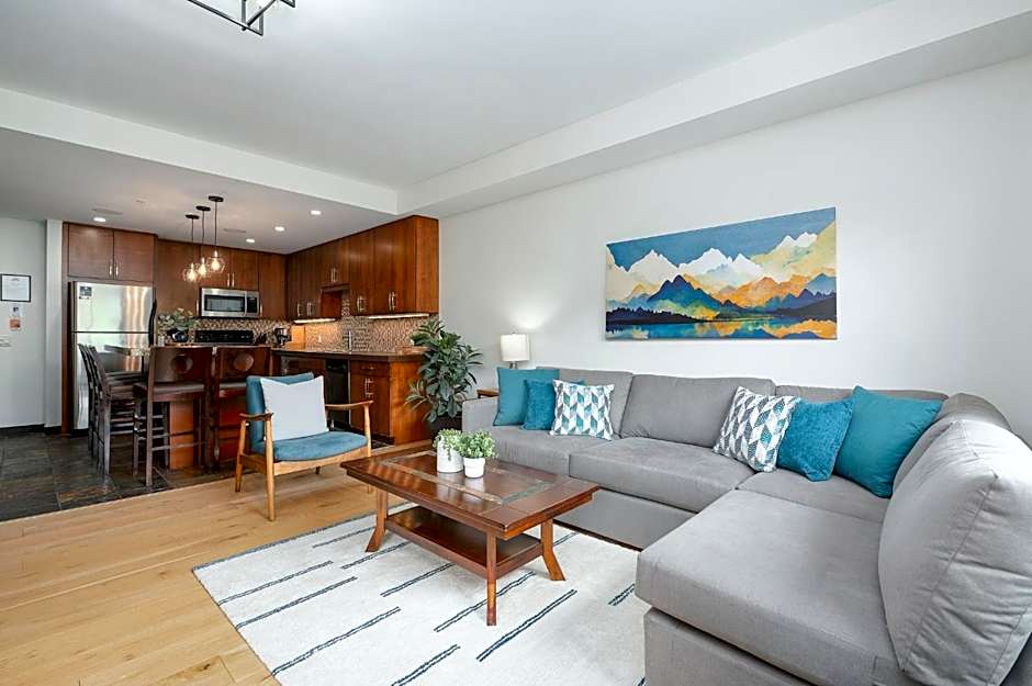 Heavenly Mountain Condo managed by Little Sister Getaways