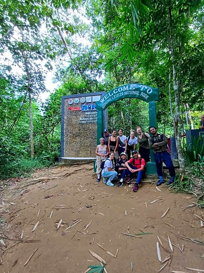 Asim Paris Guesthouse & jungle trekking