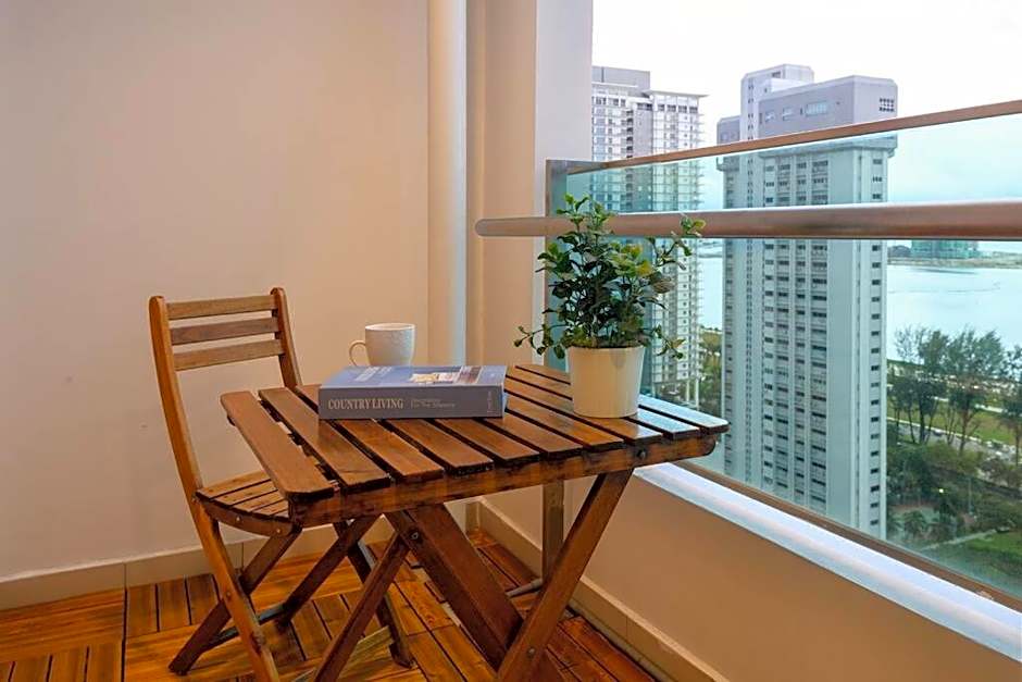 2R2B Seaview Serenity 1 to 8pax Gurney Mansion One