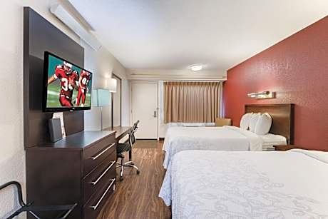 Super 8 by Wyndham Deerfield/Northbrook