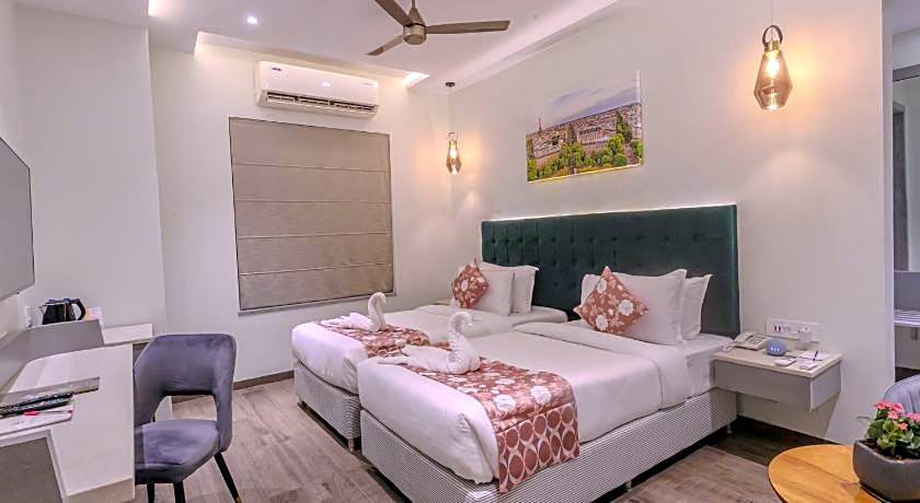 World Inn Hotel